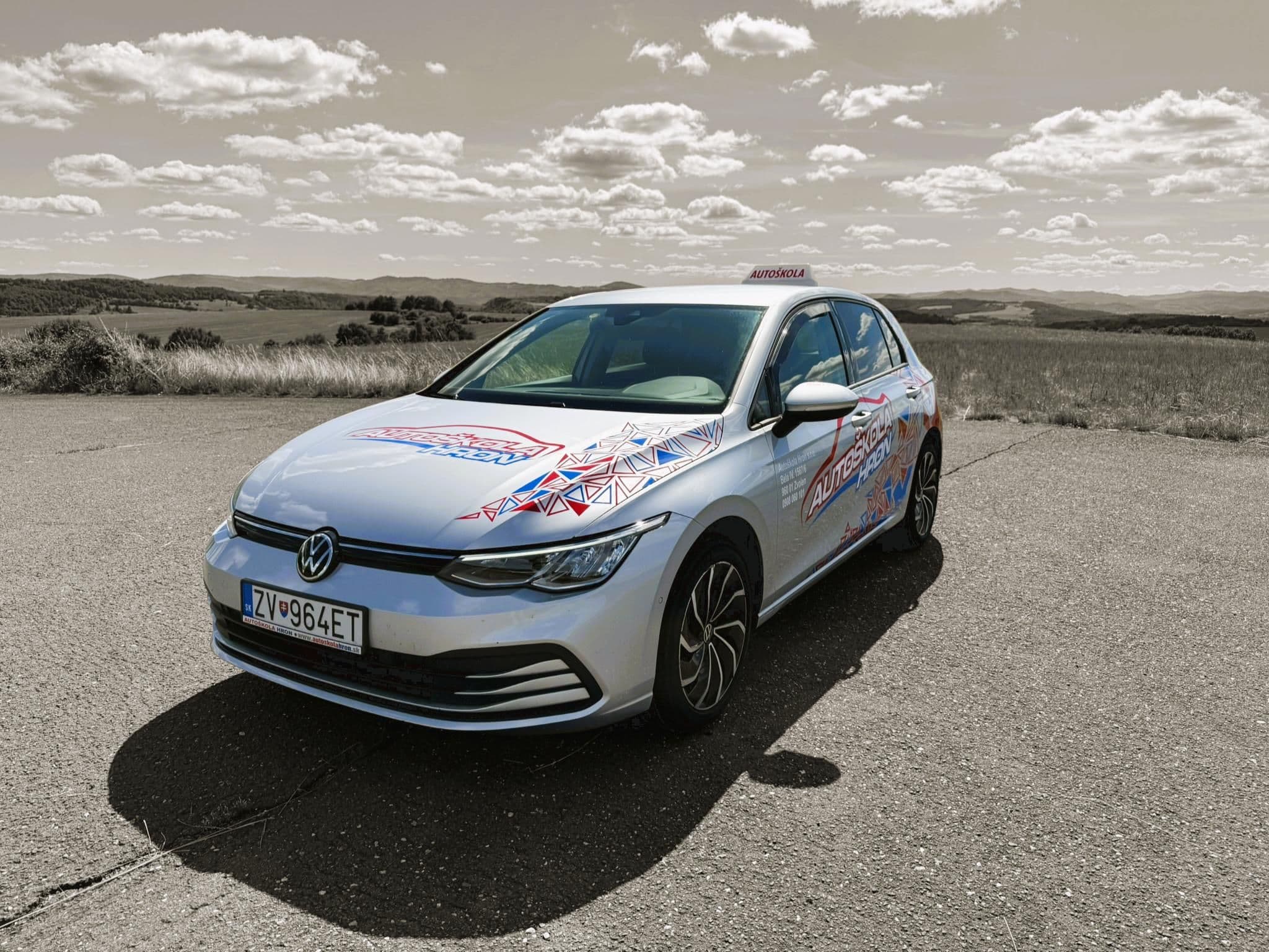 VW Golf 8 2,0 TDI - obrázok 1